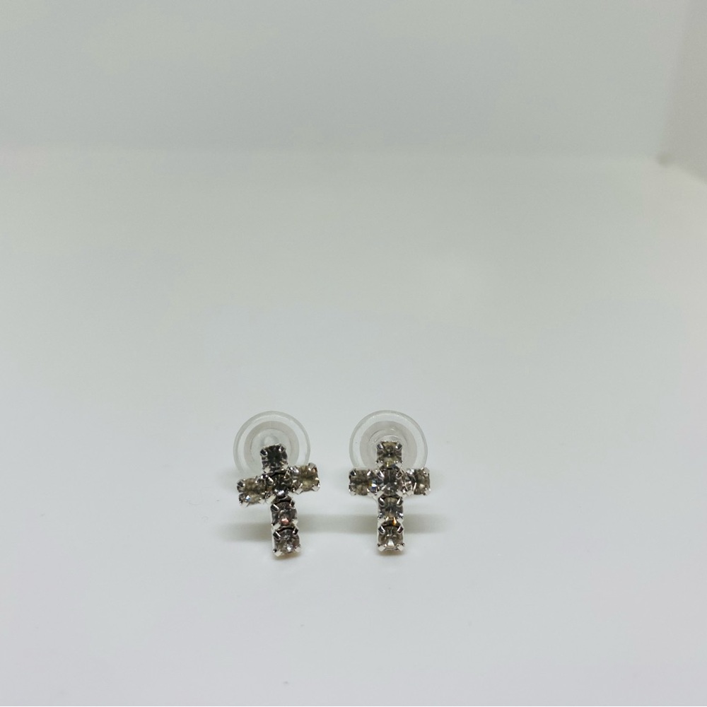 Elegant Silver Cross Earrings for any day wearing
